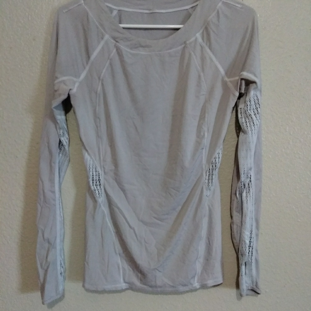 Lululemon gray workout shirt